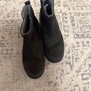 Sorel Black and Gray Ankle Boots